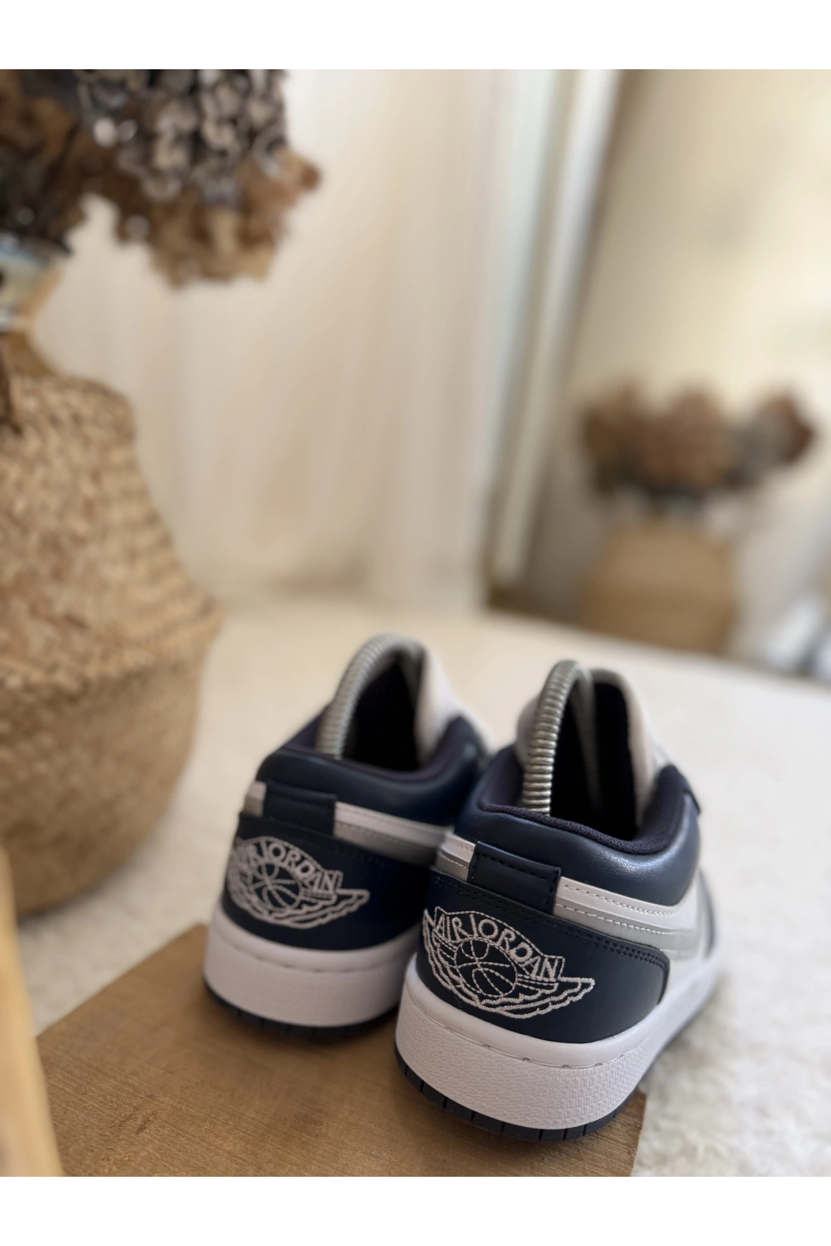 Nike Air Jordan 1 Low – White / Navy / Light Grey