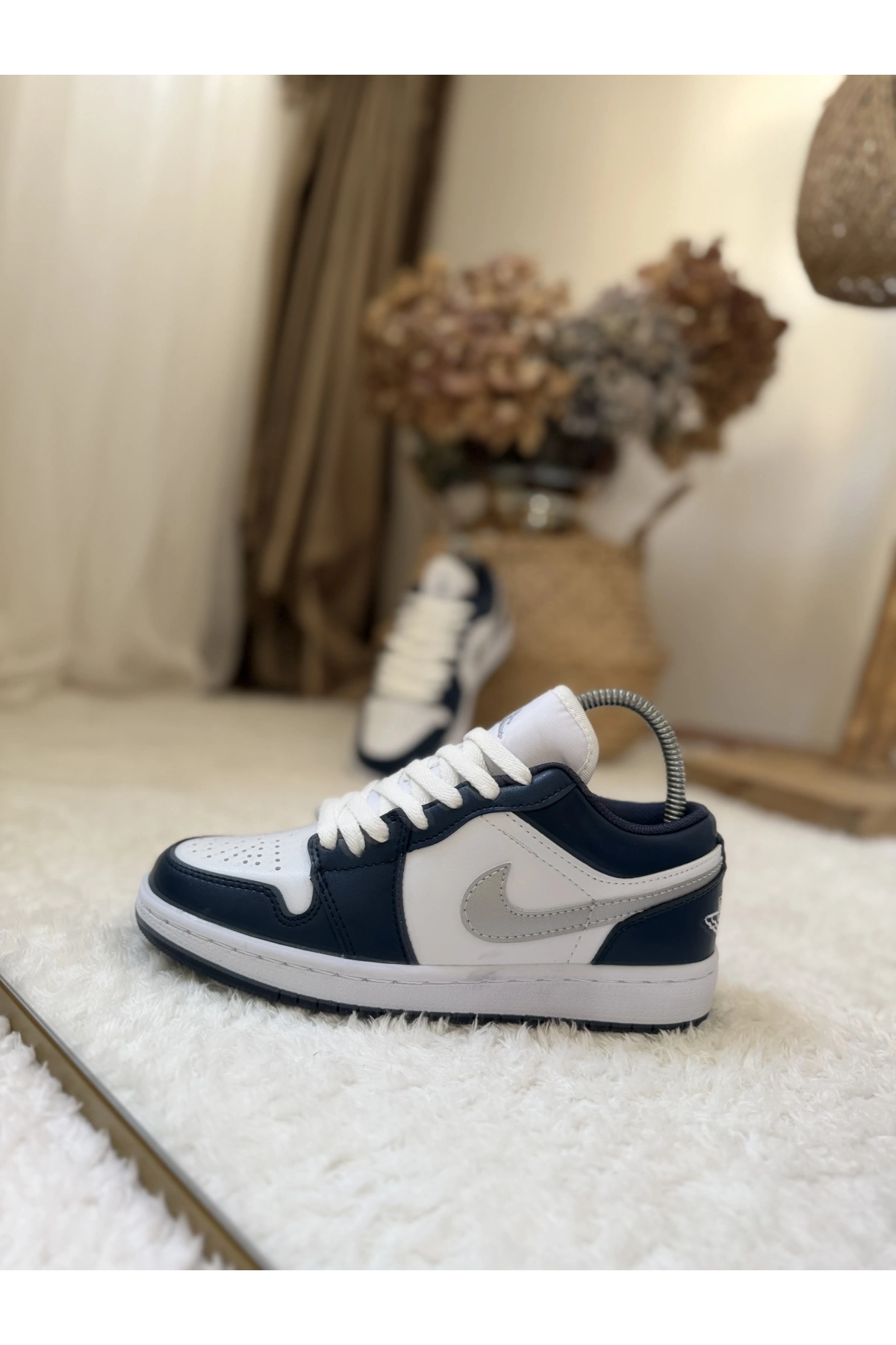Nike Air Jordan 1 Low – White / Navy / Light Grey