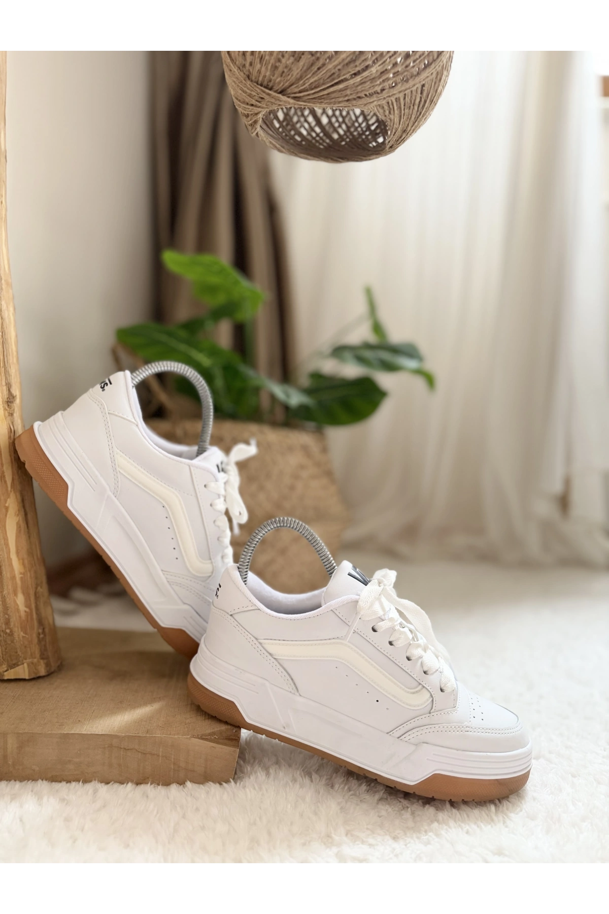 Vans Sk8-Low Platform – White / Gum