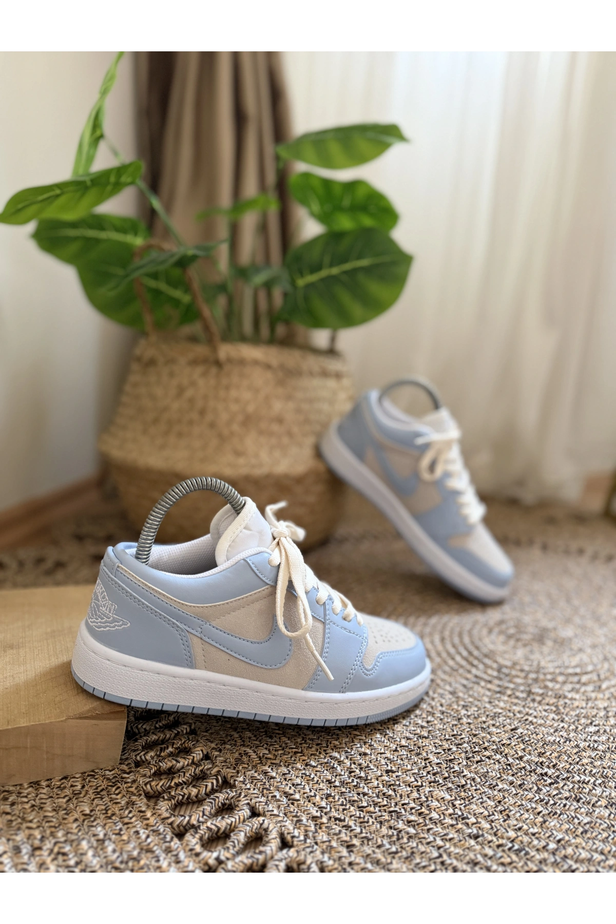 Air Jordan 1 Low University Blue – Unisex Sneaker