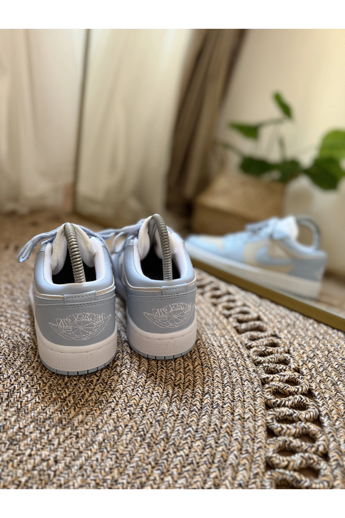 Air Jordan 1 Low University Blue – Unisex Sneaker