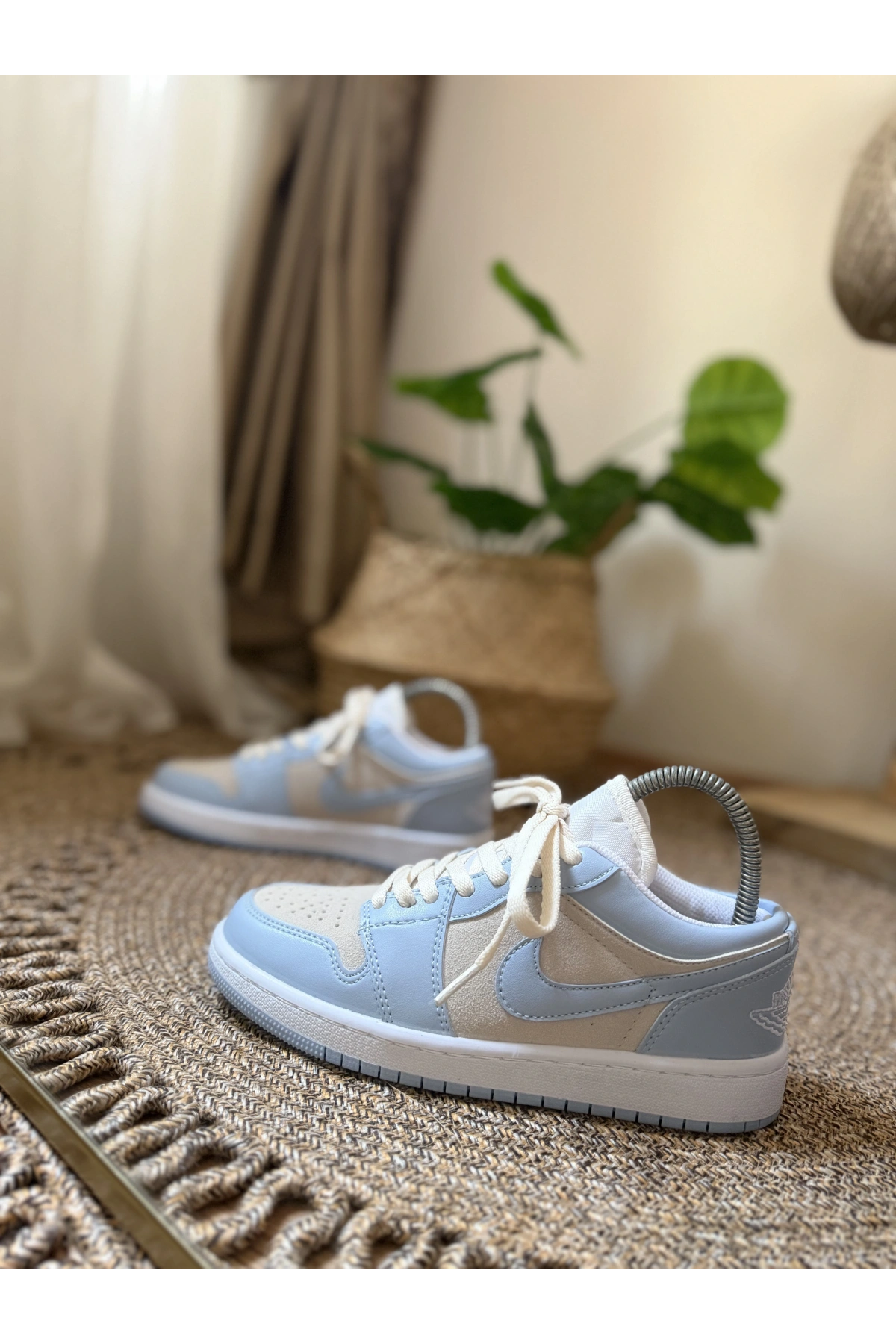 Air Jordan 1 Low University Blue – Unisex Sneaker