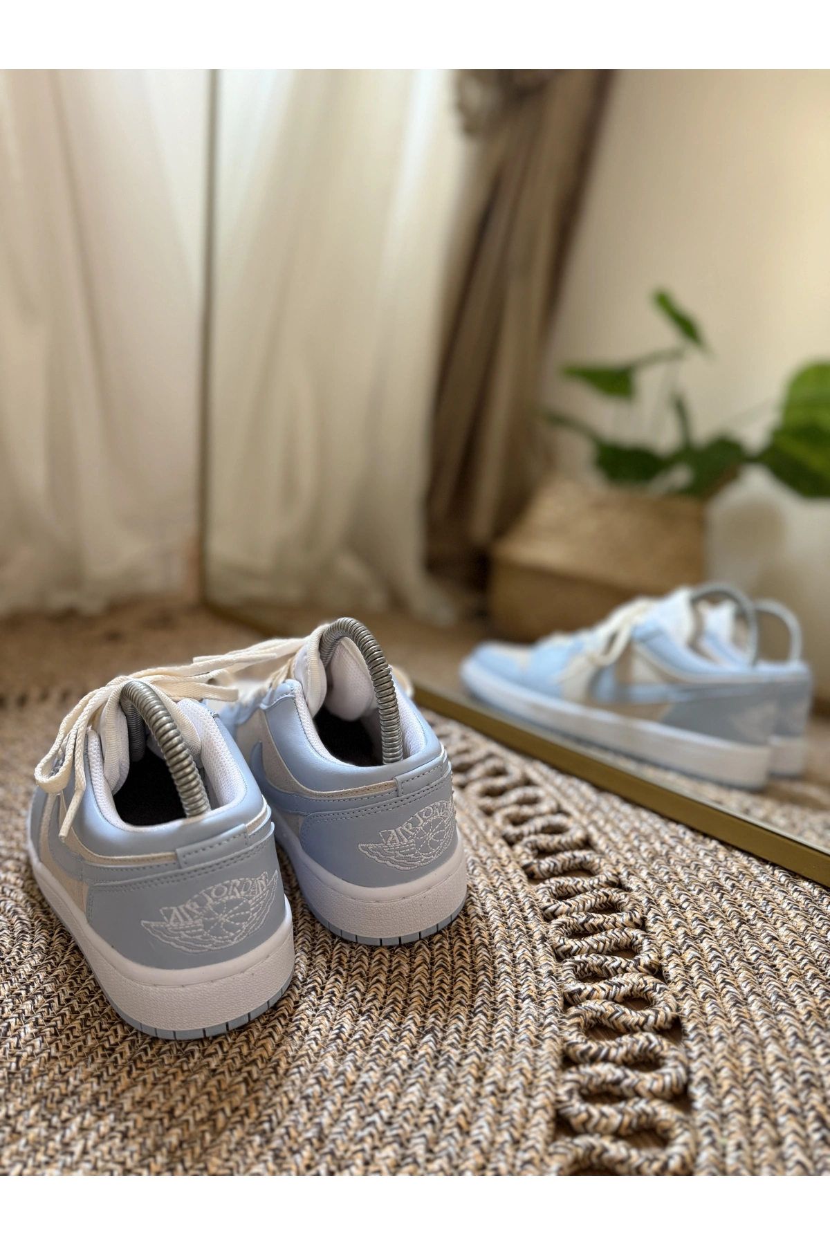 Air Jordan 1 Low University Blue – Unisex Sneaker