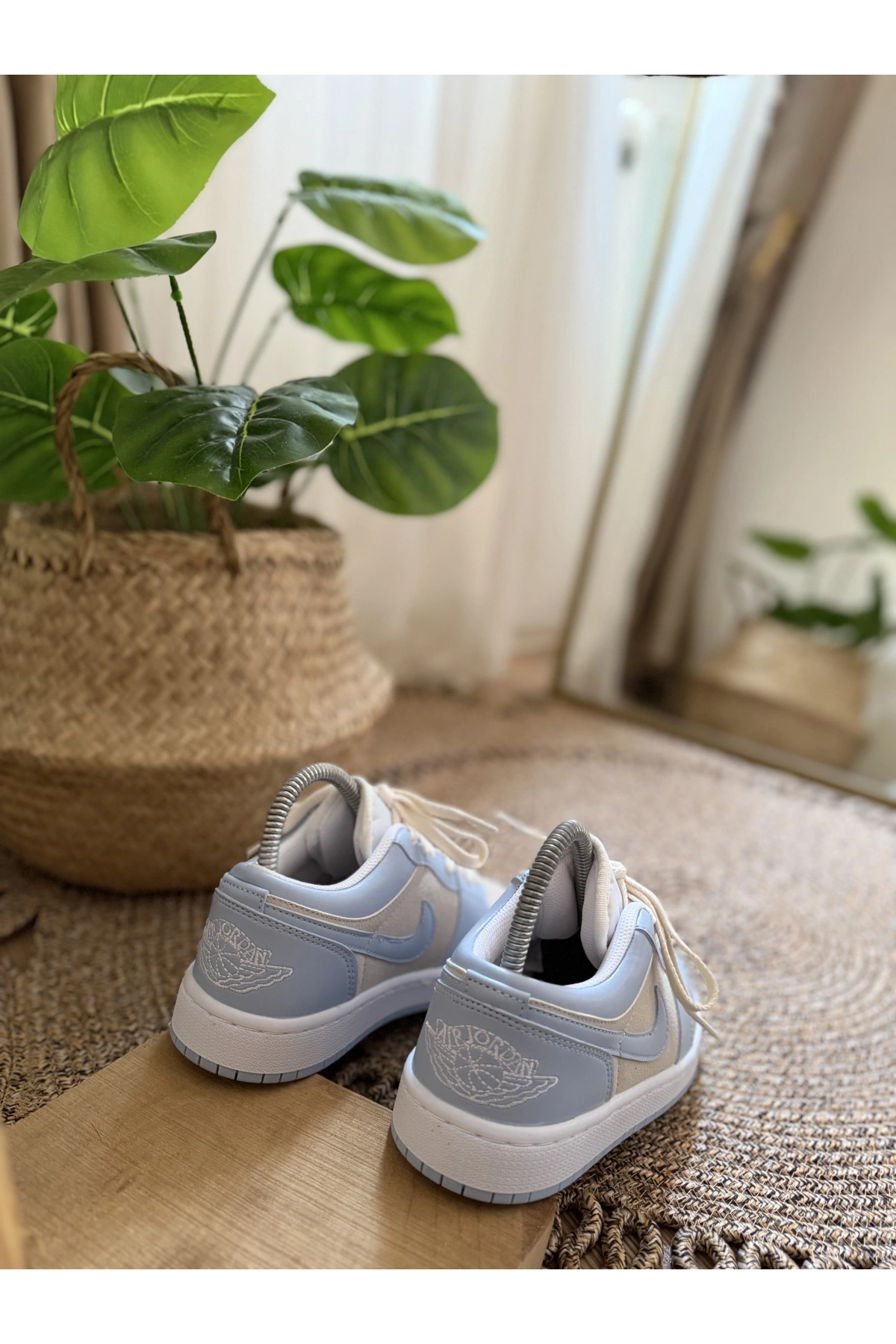 Air Jordan 1 Low University Blue – Unisex Sneaker