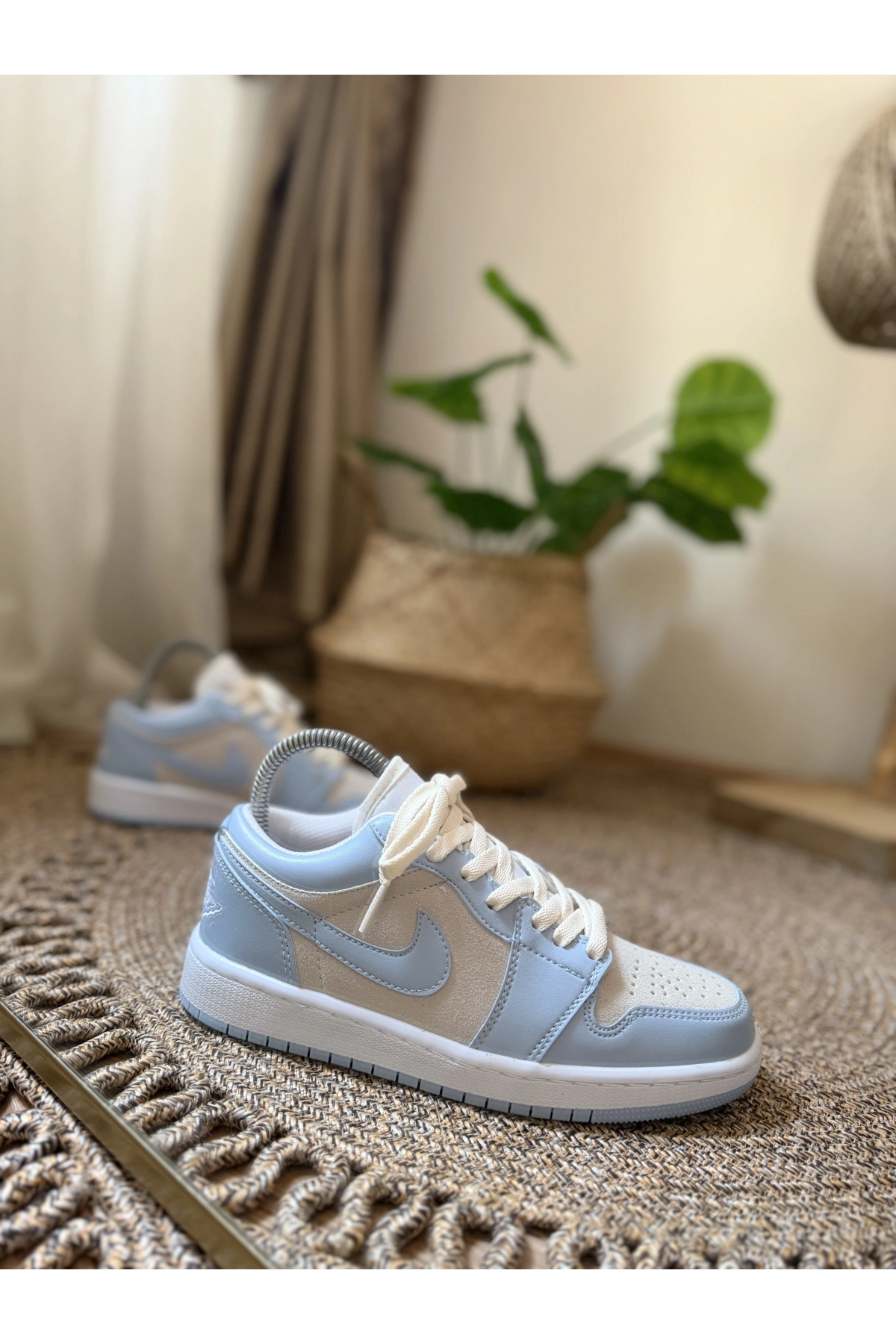 Air Jordan 1 Low University Blue – Unisex Sneaker