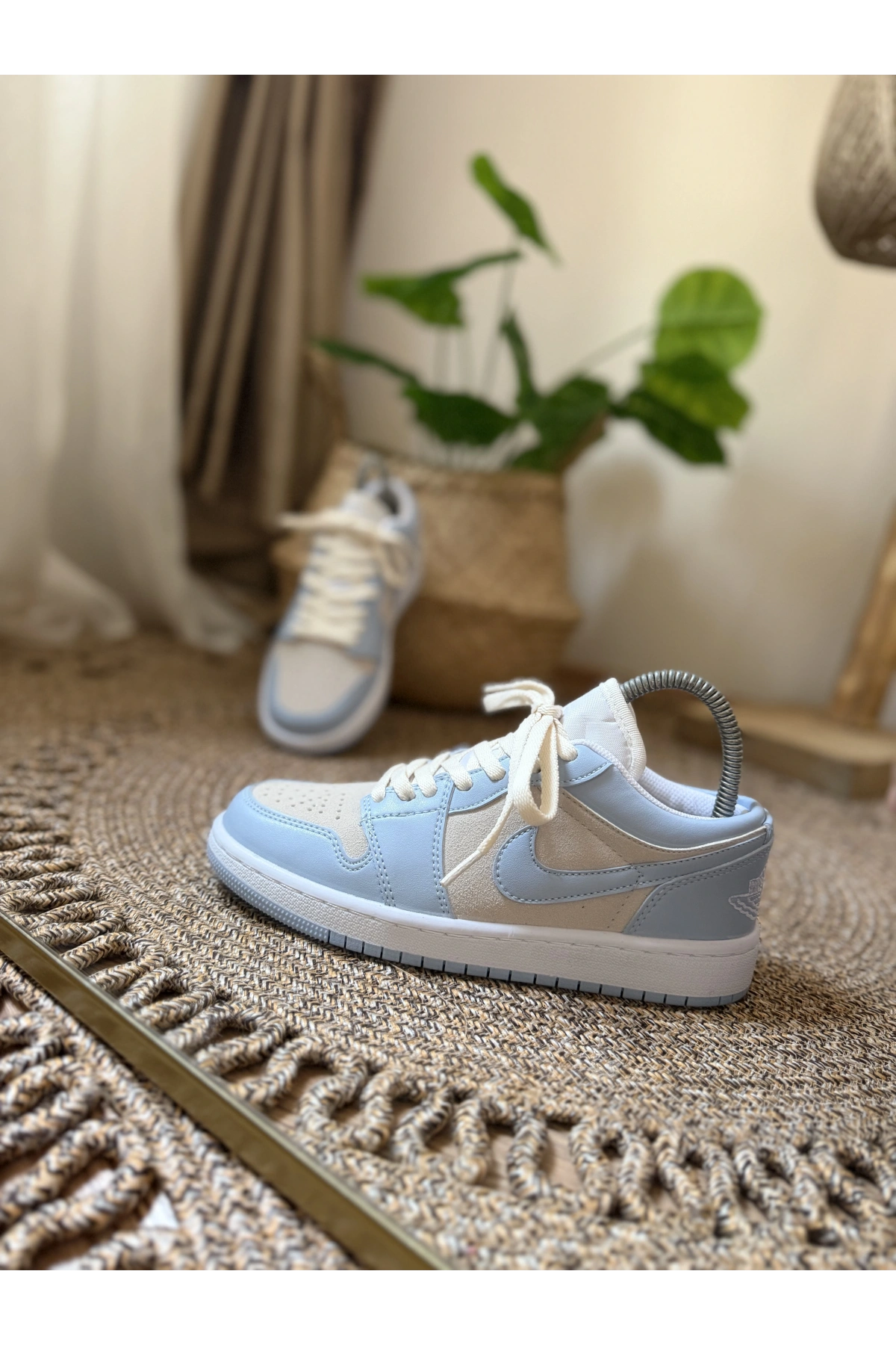 Air Jordan 1 Low University Blue – Unisex Sneaker