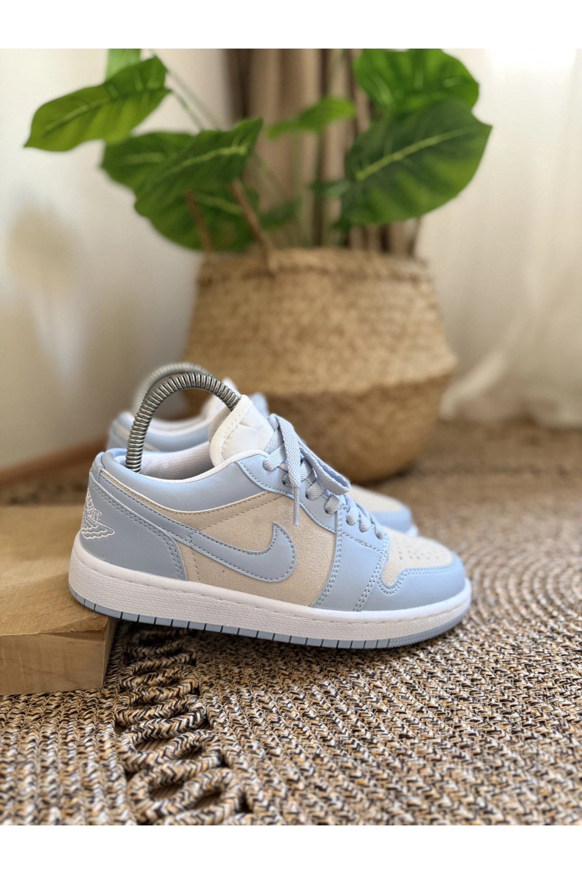 Air Jordan 1 Low University Blue – Unisex Sneaker