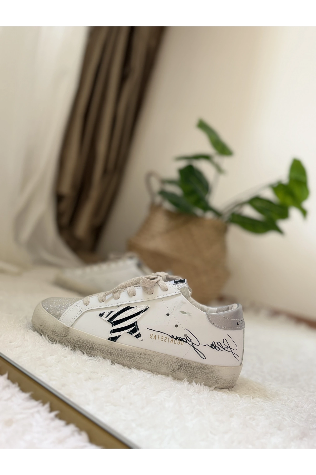 Golden Goose Super-Star Zebra Star White Kadın Sneaker