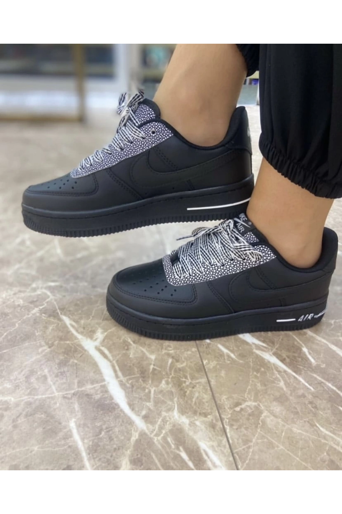 Nike Air İp Detaylı Siyah Spor Ayakkabı