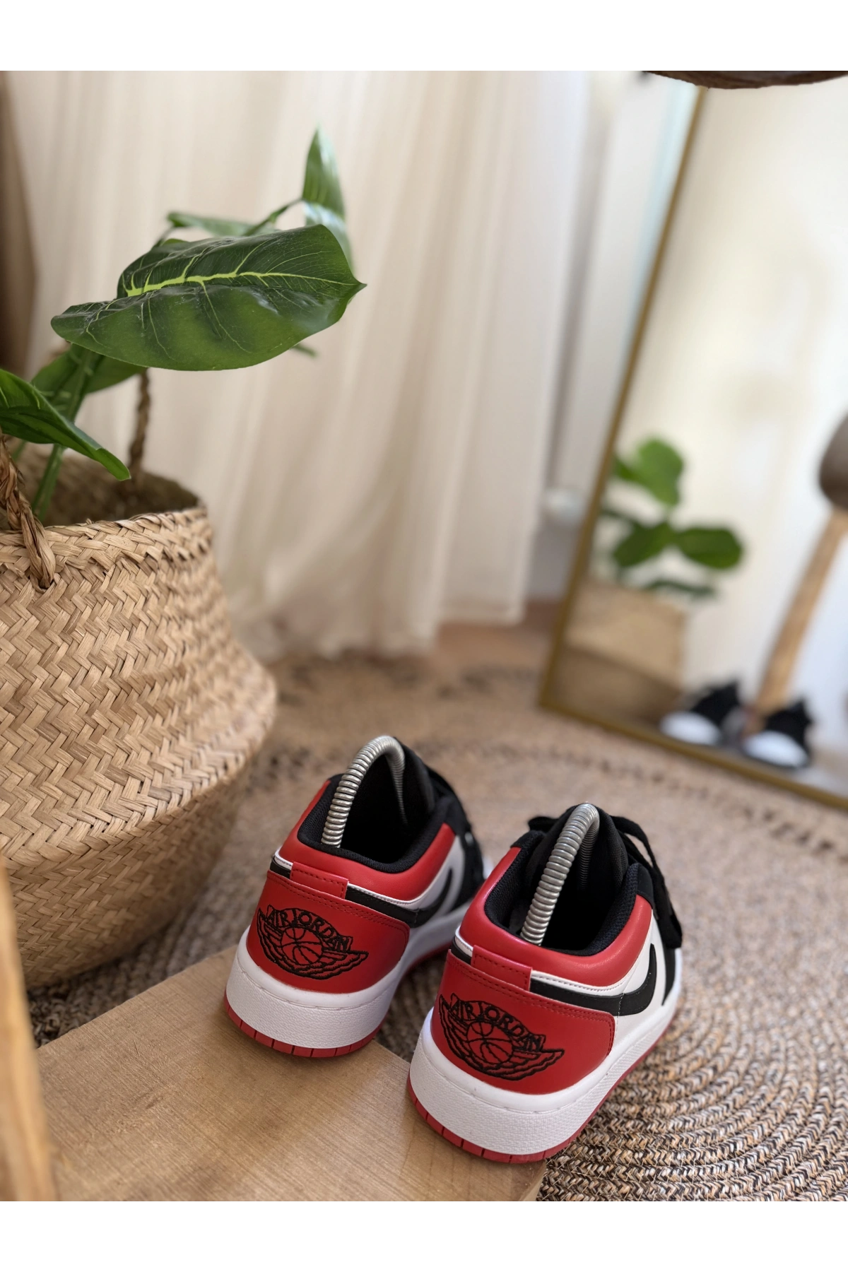 Nike Air Jordan 1 Low Chicago Unisex