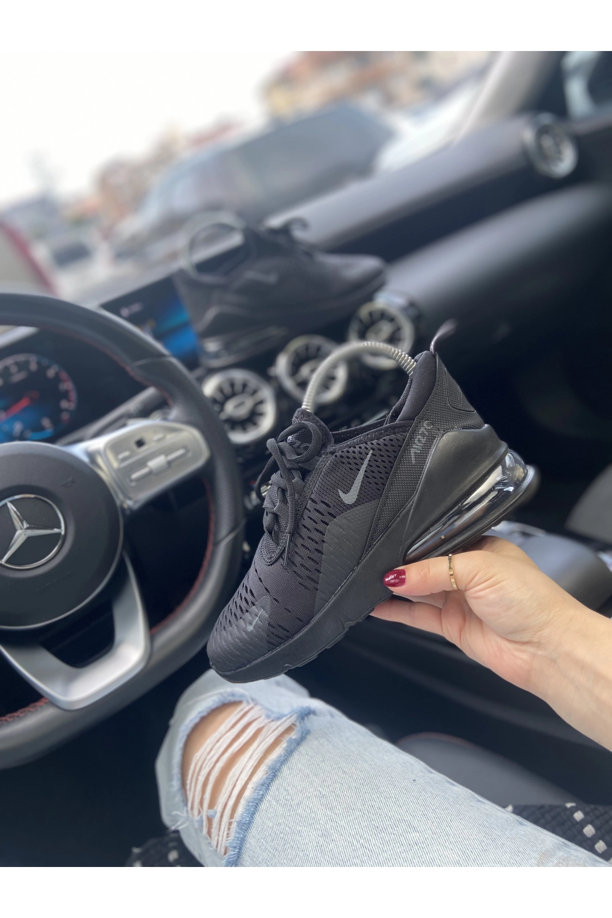 Nike Air Max 270 Siyah Spor Ayakkabı