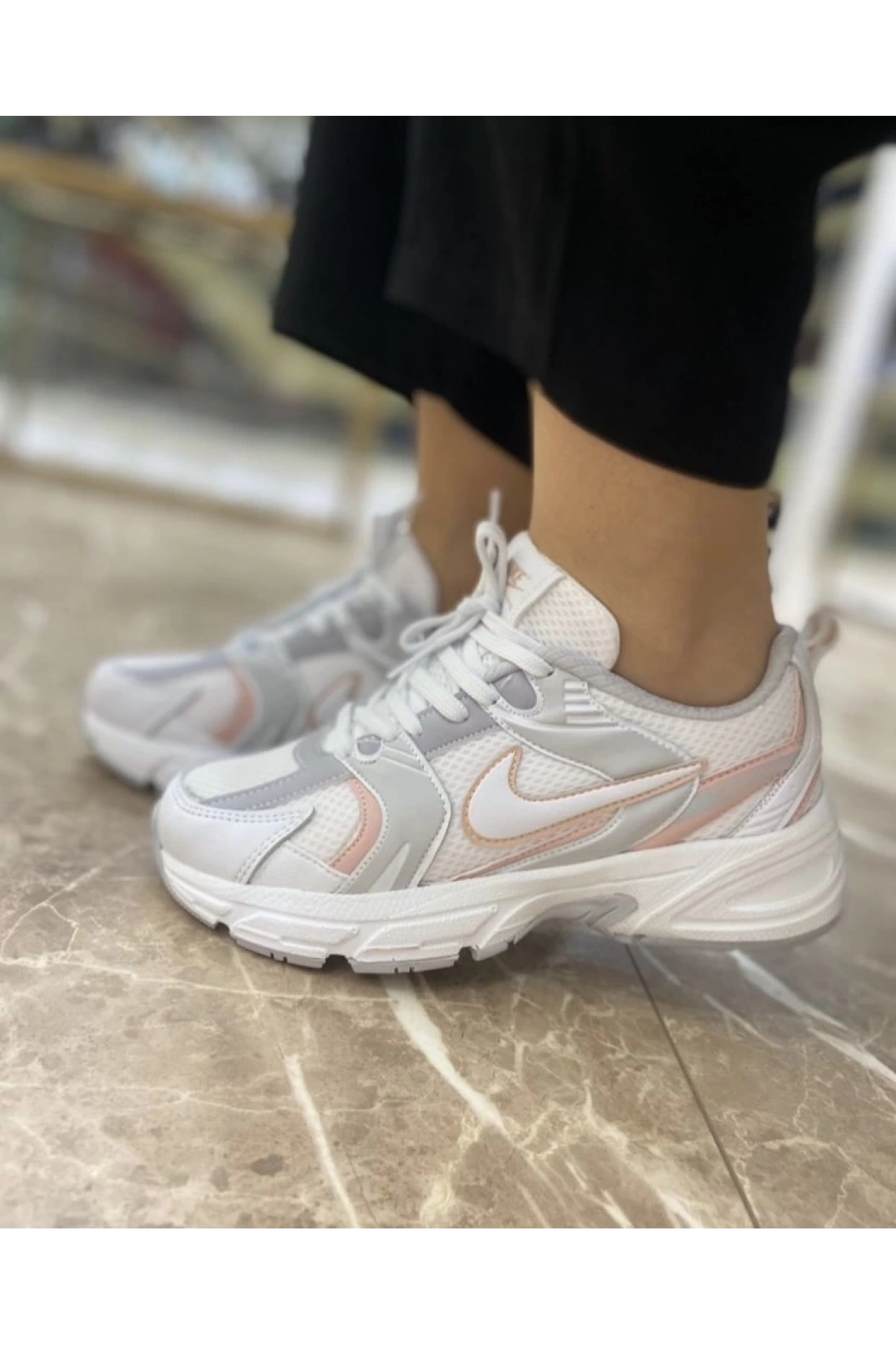 Nike Beyaz Pudra Spor Ayakkabı
