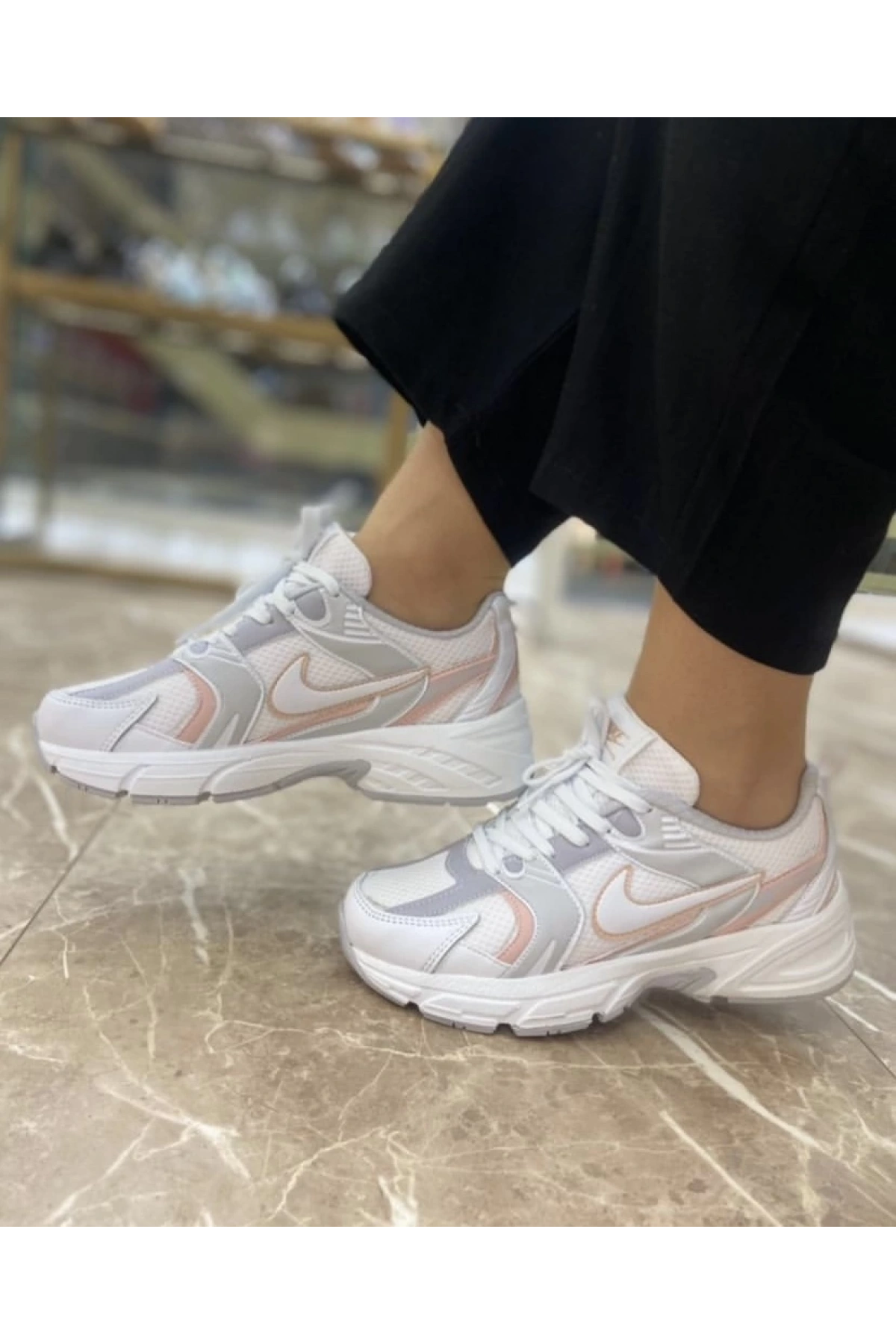 Nike Beyaz Pudra Spor Ayakkabı