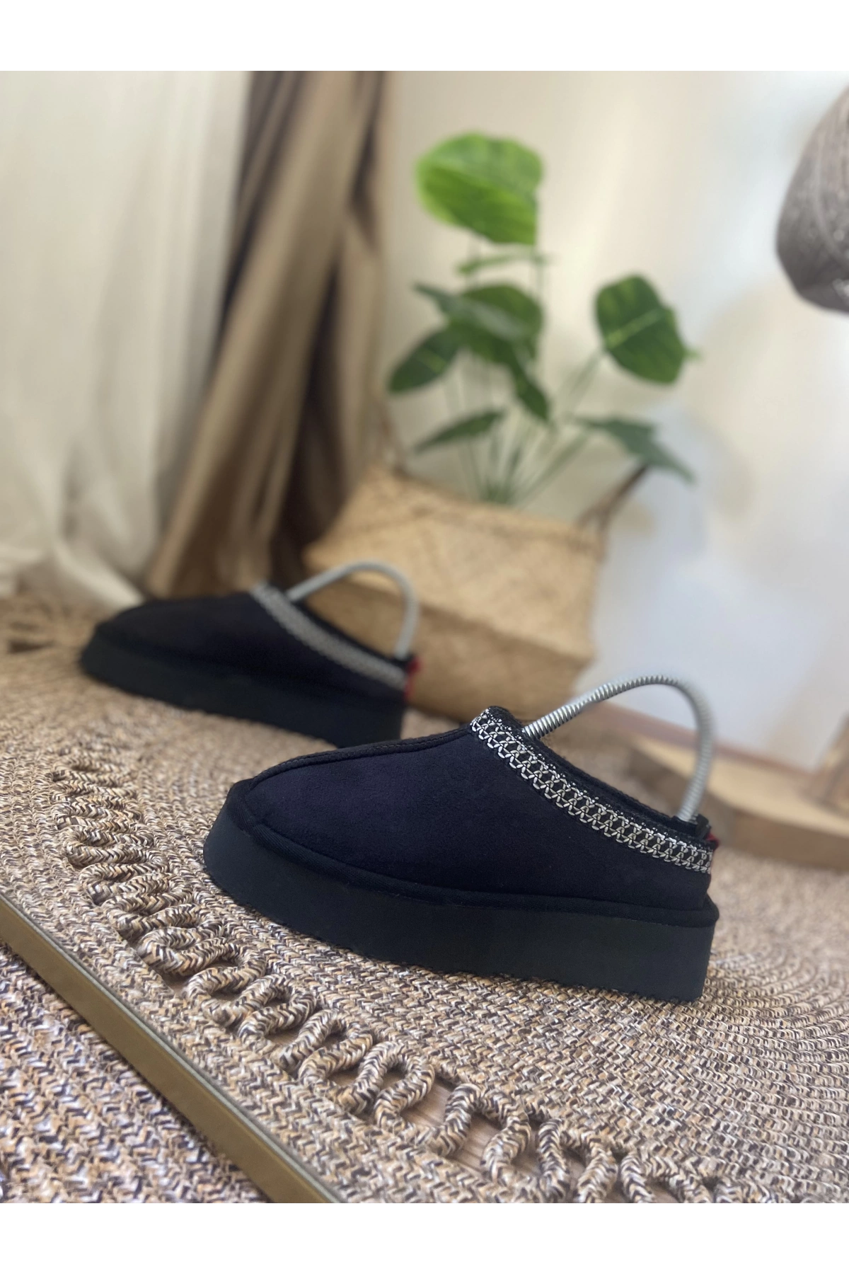 Ugg W Tarz Kalın Taban Siyah Süet Terlik