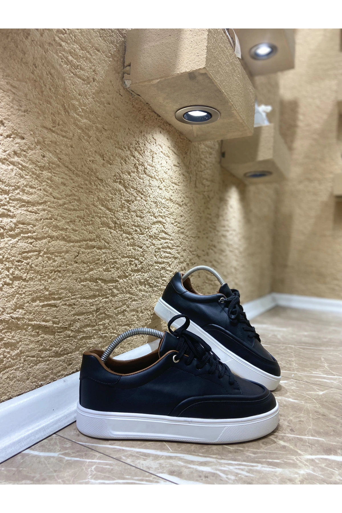 Zara Siyah Deri Spor Ayakkabı