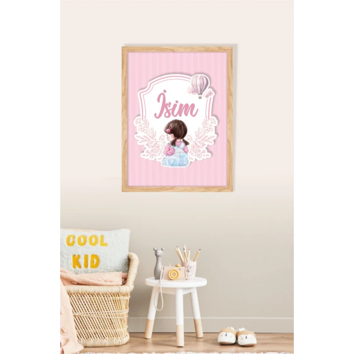 İsme Özel Pembe Tokalı Oturan Kız Ahşap Çerçeve 30x40 cm Tablo, Hastane Odası Kapı Süsü, Çocuk Odası, Dekorasyon