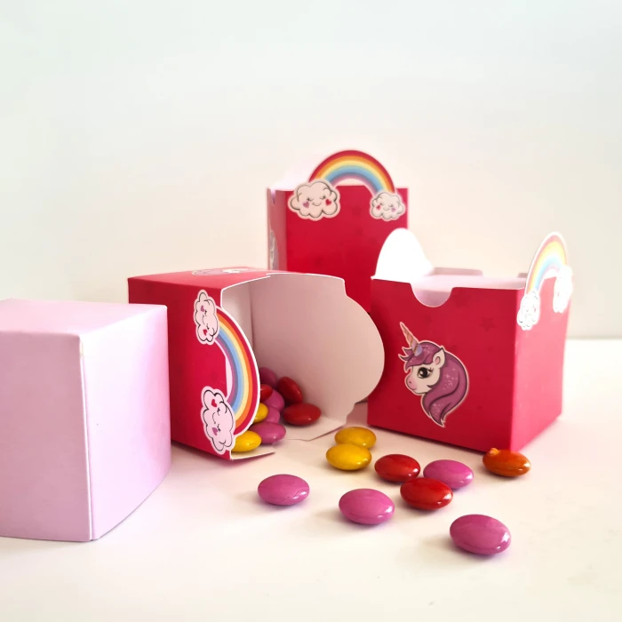 Unicorn Teması Kutu - Mini Hediyelik ( Şeker, Sakız, Draje, Mini Oyuncak ) 5x5x5 cm *8li Paket