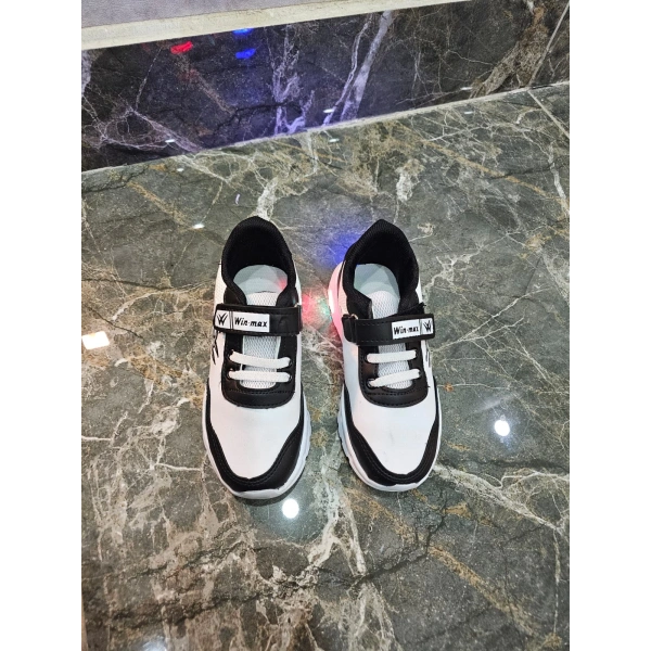 Çocuk Unisex Beyaz Siyah Işıklı Cırtlı Ayakkabı