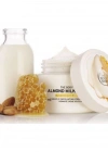 The Body Shop Almond Milk & Honey Arındırıcı Krem Peeling 250ml