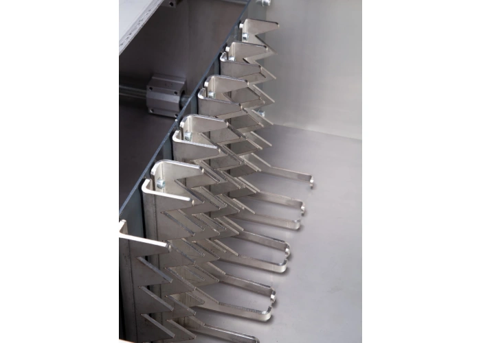 PROFESYÖNEL 4 ŞERİTLİ KEMİK DOĞRAMA MAKİNESİ