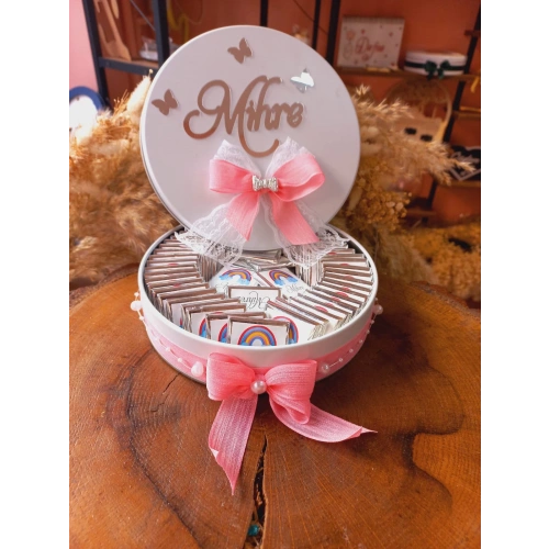 Kız Bebek Süslemeli Çikolata Kutusu