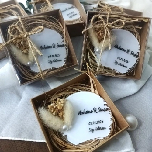 Çiçek Süslemeli Hediyelik Magnet Kutulu