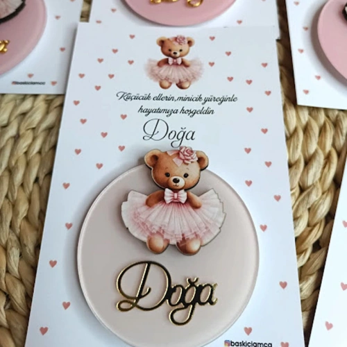 Baskıcı Amca Kartlı Pembe Elbiseli Ayıcık Boyalı Magnet