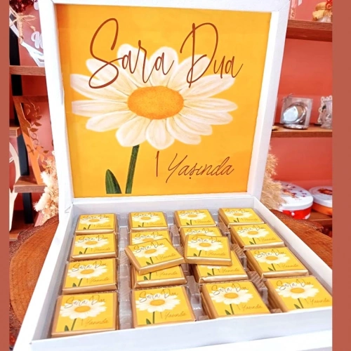 Papatya Temalı Hediyelik Bebek Çikolata Kutusu