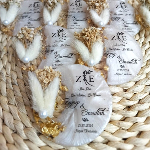 Baskıcı Amca Süslemeli Gold Epoksi Magnet