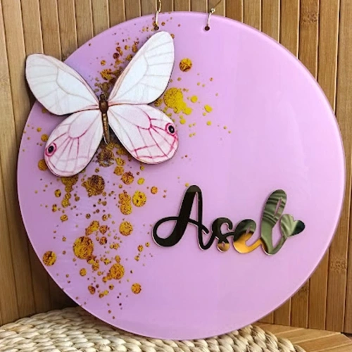 Baskıcı Amca Pembe Kelebekli  Figürlü Kapı Süsü