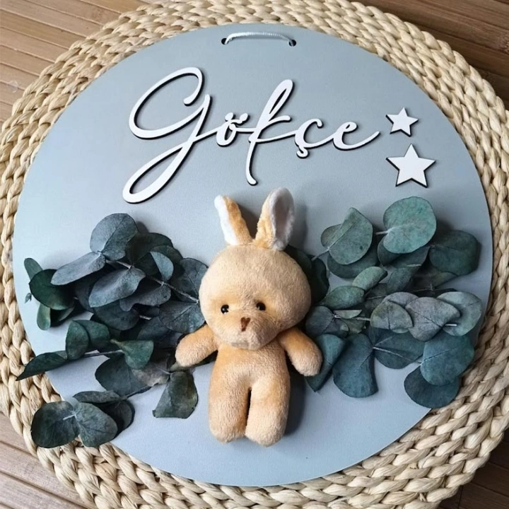 Lotus Yapraklı Kapı Süsü Kız Bebek