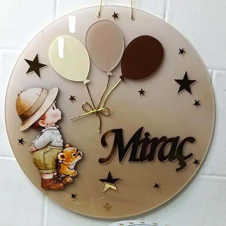 Balonlu Erkek Bebek Kapı Süsü