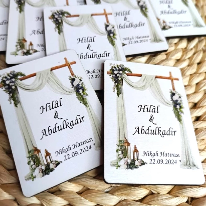 Baskıcı Amca Tül Dekorlu Ahşap Magnet
