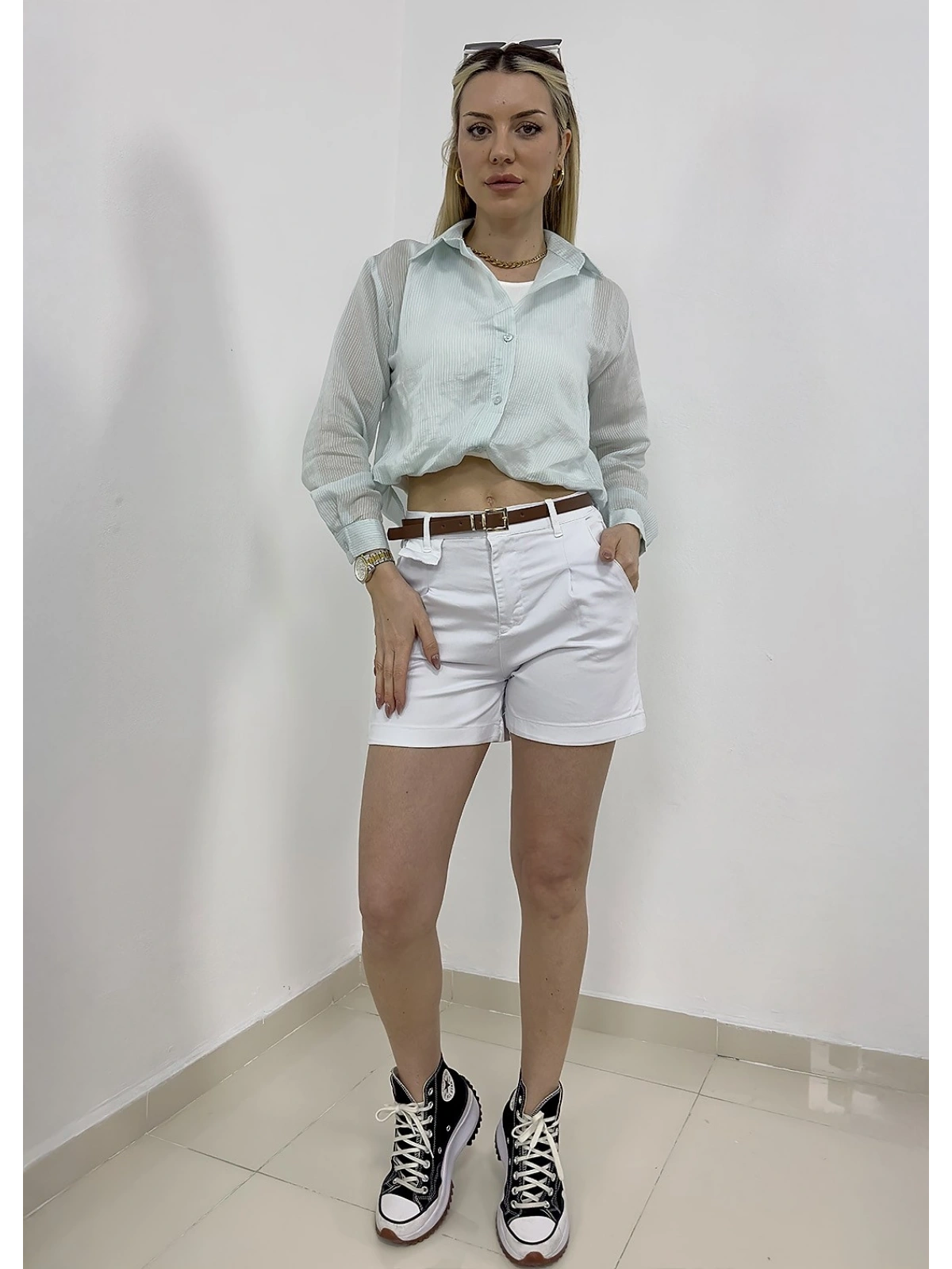 Kemerli Gabardin Şort - Beyaz