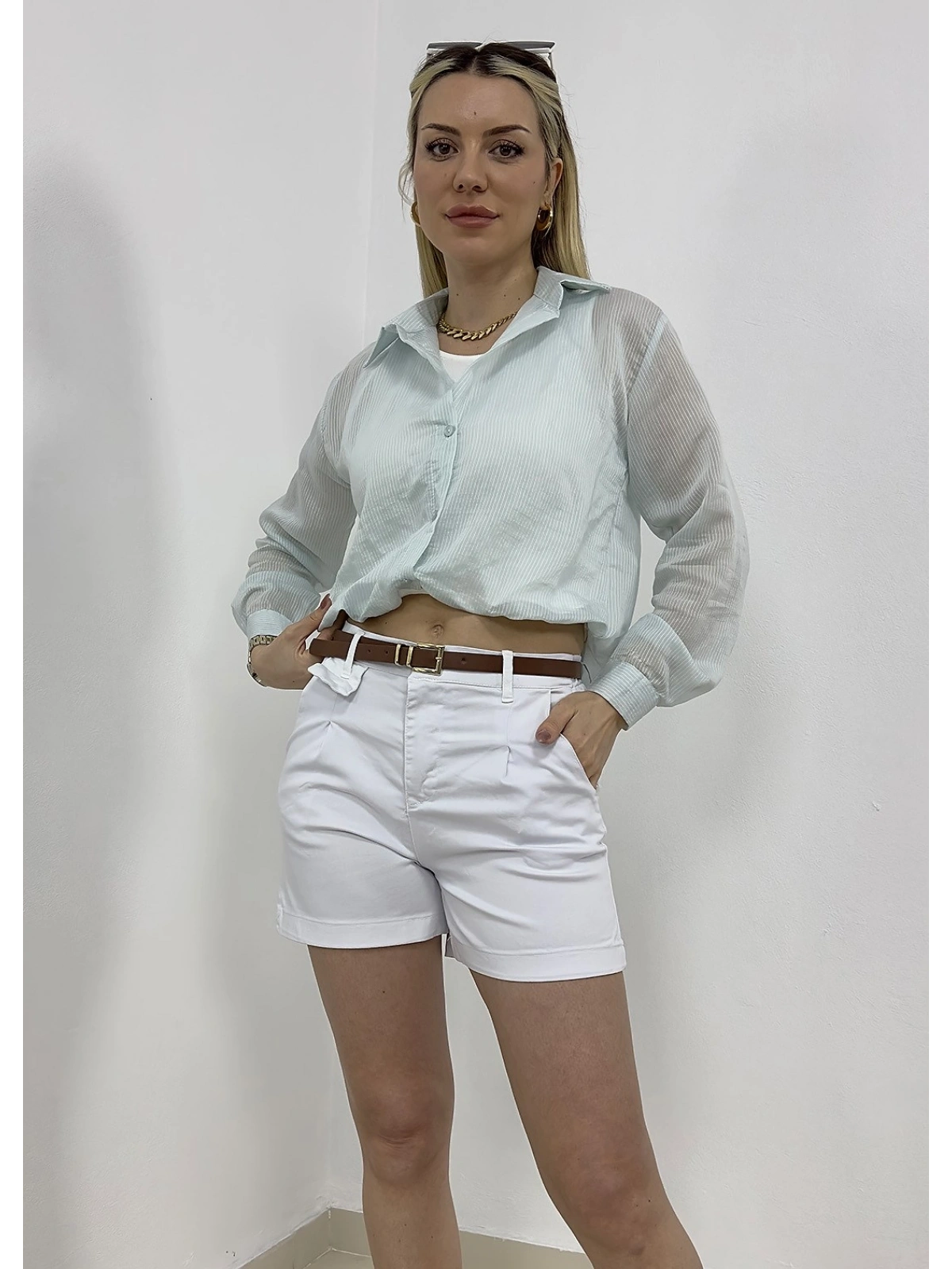 Kemerli Gabardin Şort - Beyaz