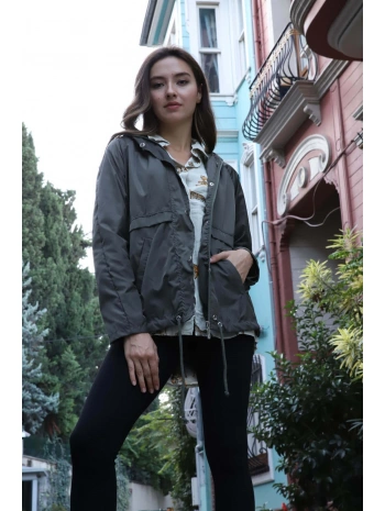 Kapüşonlu Kordonlu Yağmurluk - HAKİ