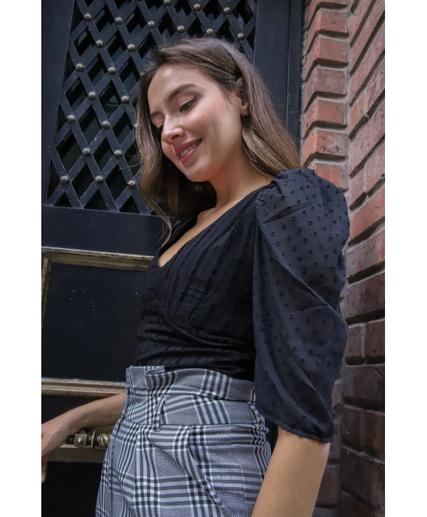 Büzgü Kollu Bluz - SİYAH