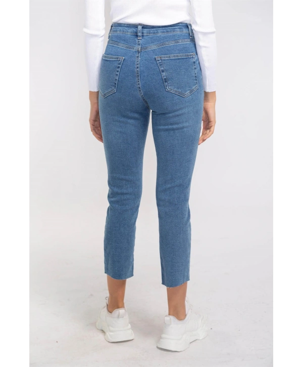 Düğme Detaylı Kesik Paça Slim Fit Jean-MAVİ