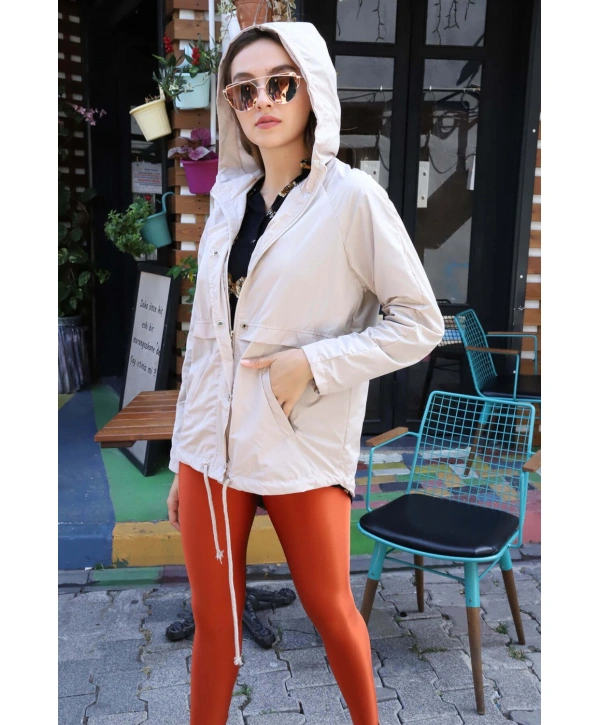 Kapüşonlu Kordonlu Yağmurluk- BEJ