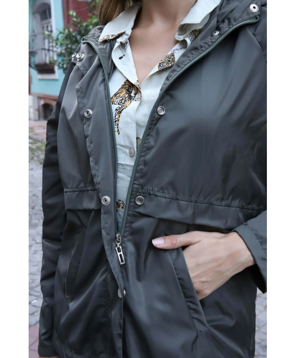 Kapüşonlu Kordonlu Yağmurluk - HAKİ