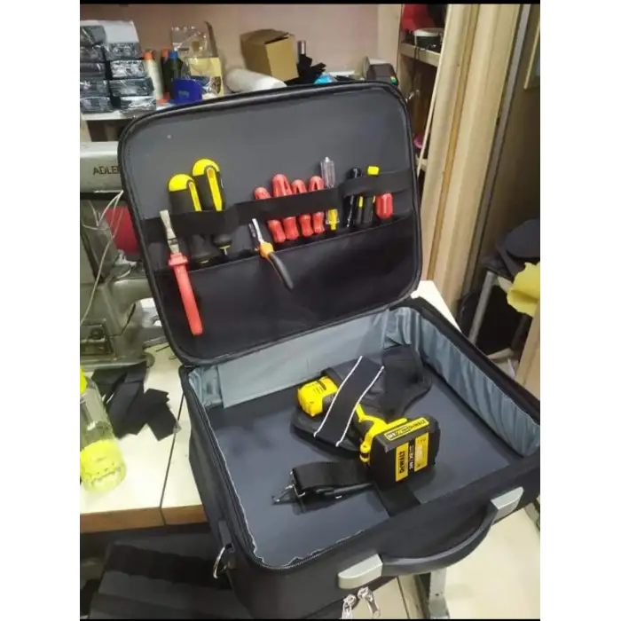 GENİŞ KASALI TAKIM ÇANTASI