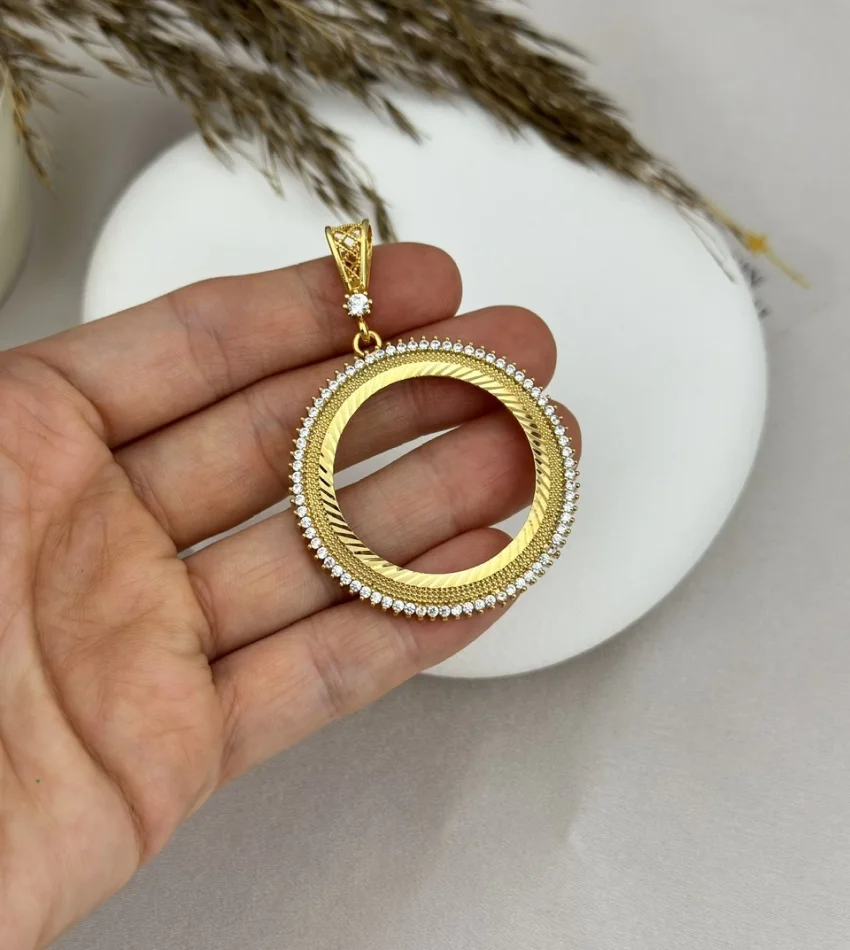 22 Ayar Tek Sıra Taşlı Tam Altınlık Kolye Ucu