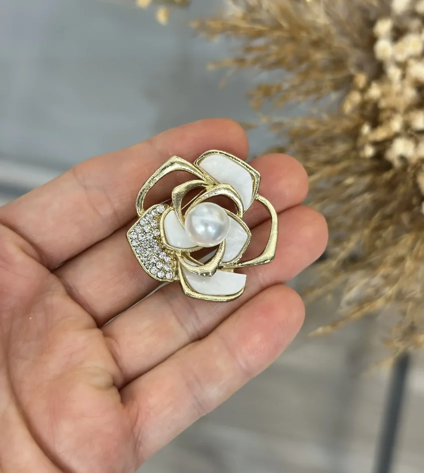 Gold İncili Taşlı Gül Broş