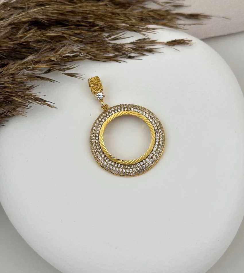 22 Ayar Sıra Taşlı Yarım Altın Yuvalı Kolye Ucu