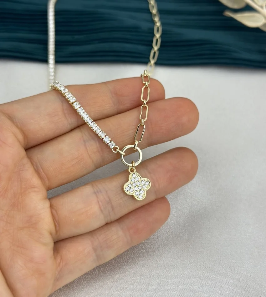 İthal Seri Yarım Suyolu Taşlı Yonca Detay Gold Kolye