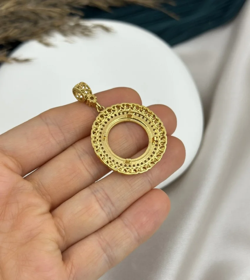 22 Ayar Taşlı Arpa Detay Çeyrek Kolye Ucu