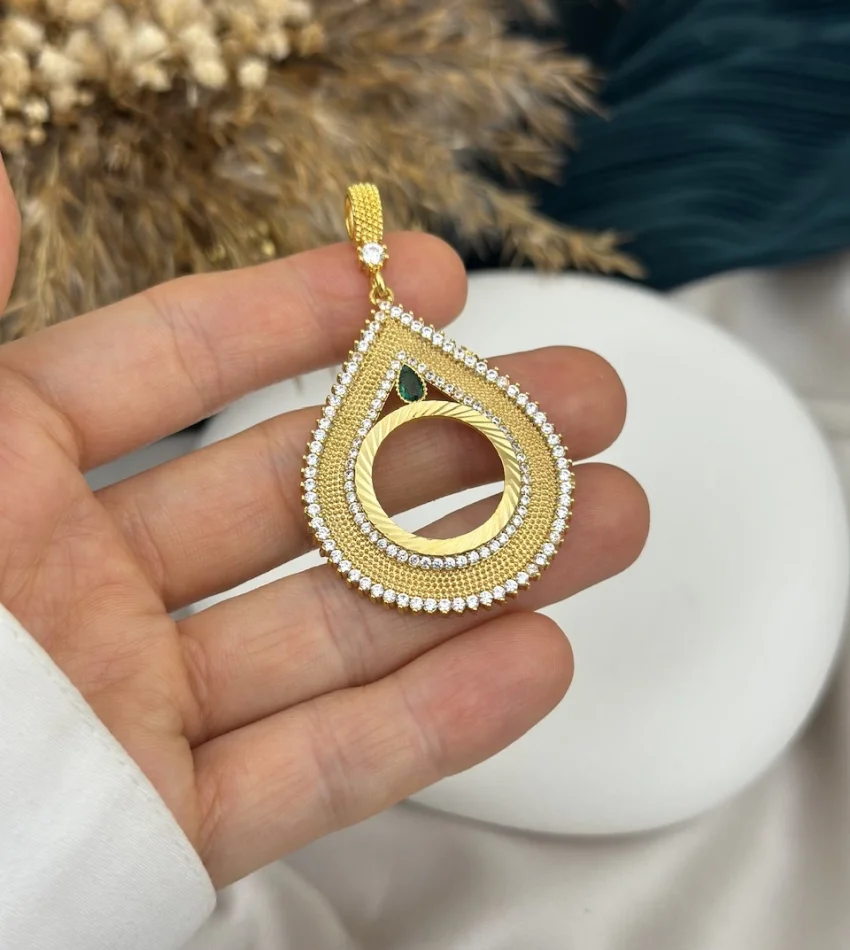 22 Ayar Yeşil Taşlı Hasır Damla Çeyreklik Kolye Ucu