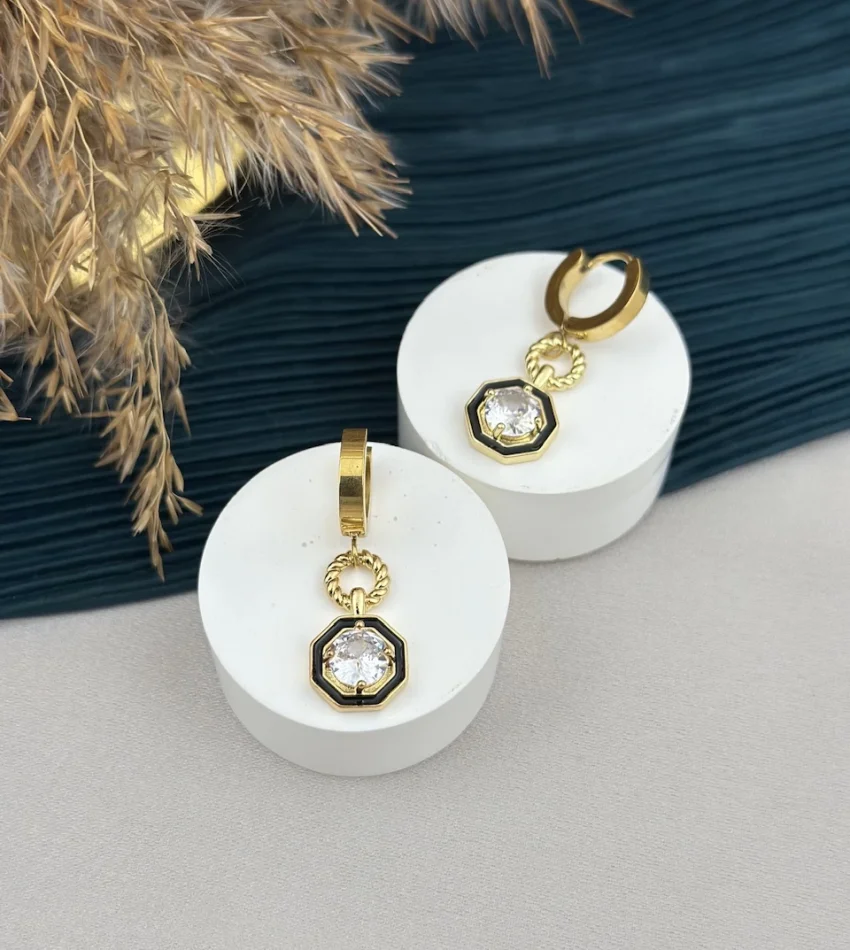 Taşlı Siyah Detaylı Trend Küpe