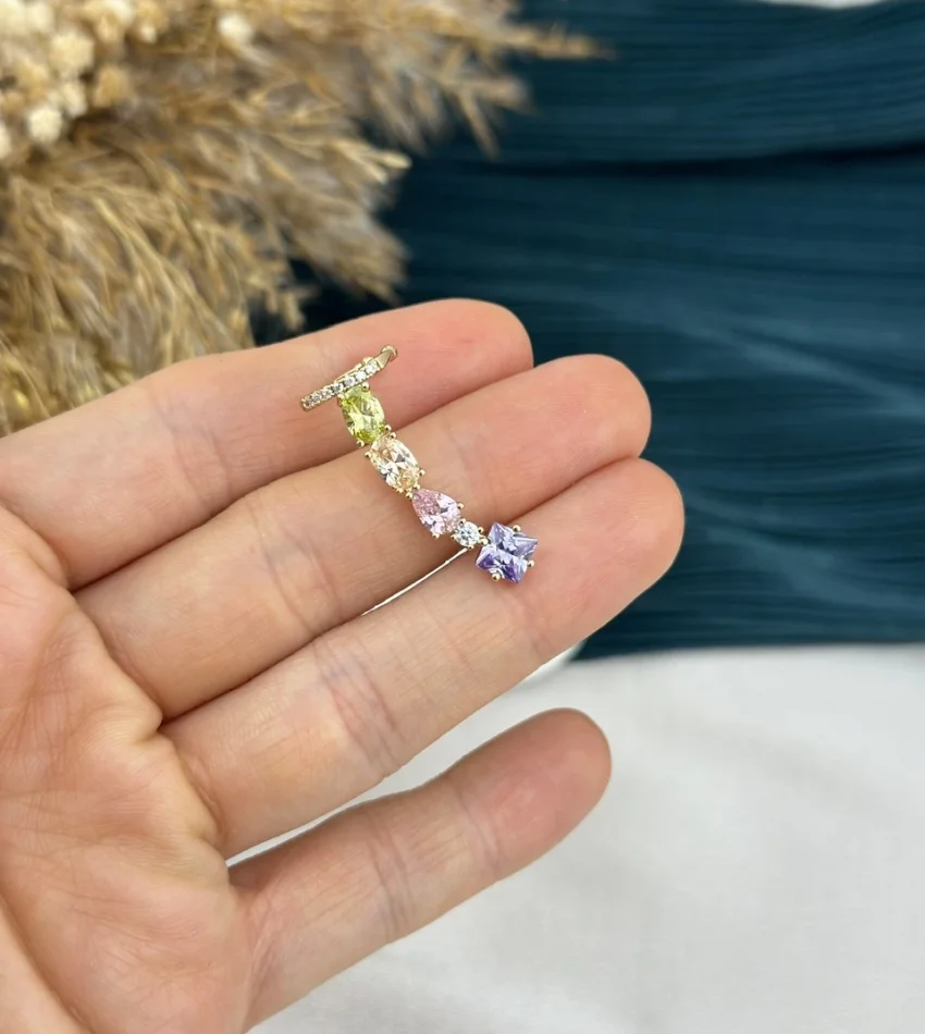 Kıkırdaklı Tek Delikle 5’li Görünüm Renkli XP Küpe