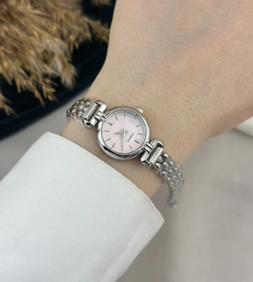 Gümüş Yuvarlak Kasa Retro Saat (Pembe)